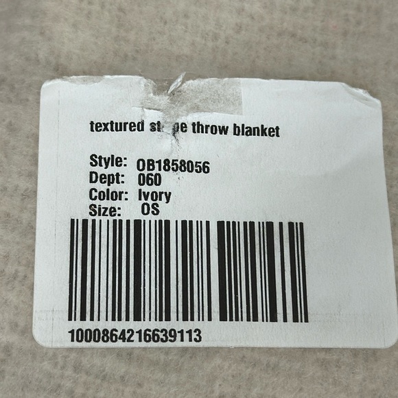 FREE PEOPLE Textured Stripe Throw Blanket Ivory Multicolor Stripe Fringed NWT - Picture 3 of 8